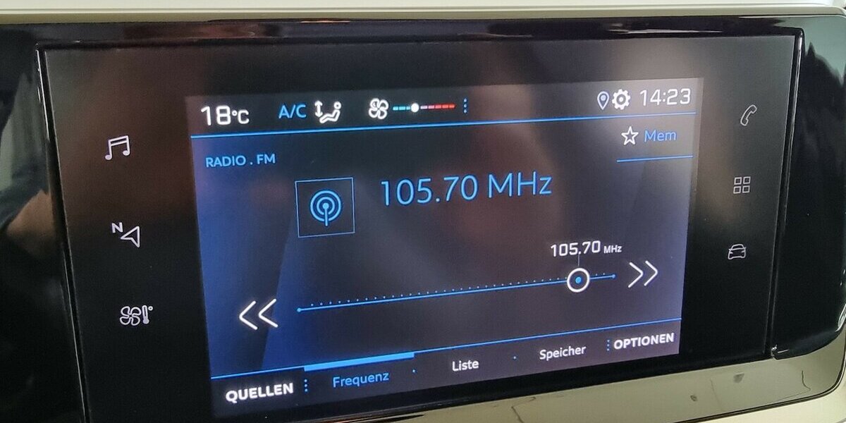 Peugeot 208 Active Pack LED Kamera APP Tempomat SHZ 16.750 km 13.990 &euro; Garrel 49681