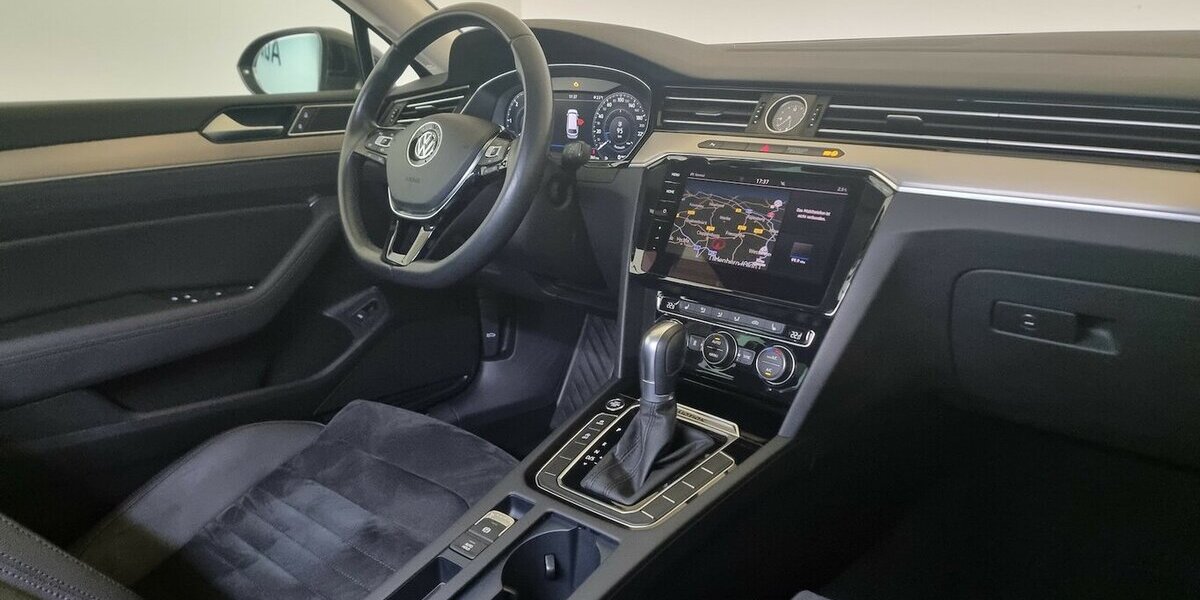 VW Passat Highline 4M LED ACC APP AHK Standheizung 112.600 km 23.850 &euro; Garrel 49681