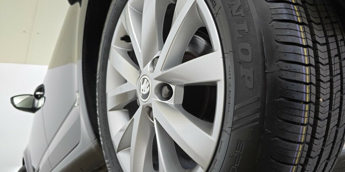 Skoda Octavia Amb. DSG LED ACC AHK Navi Klima Kamera 94.800 km 18.450 &euro; Garrel 49681