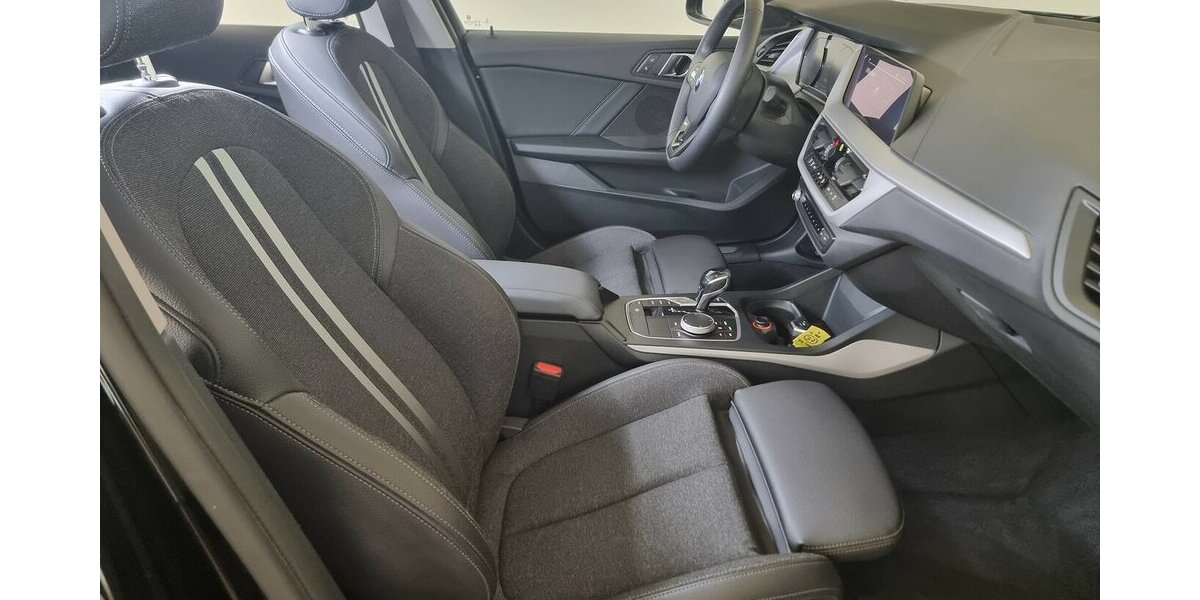 BMW 116d Advantage LED Teilleder DAB Live Cockpit 74.400 km 20.990 &euro; Garrel 49681