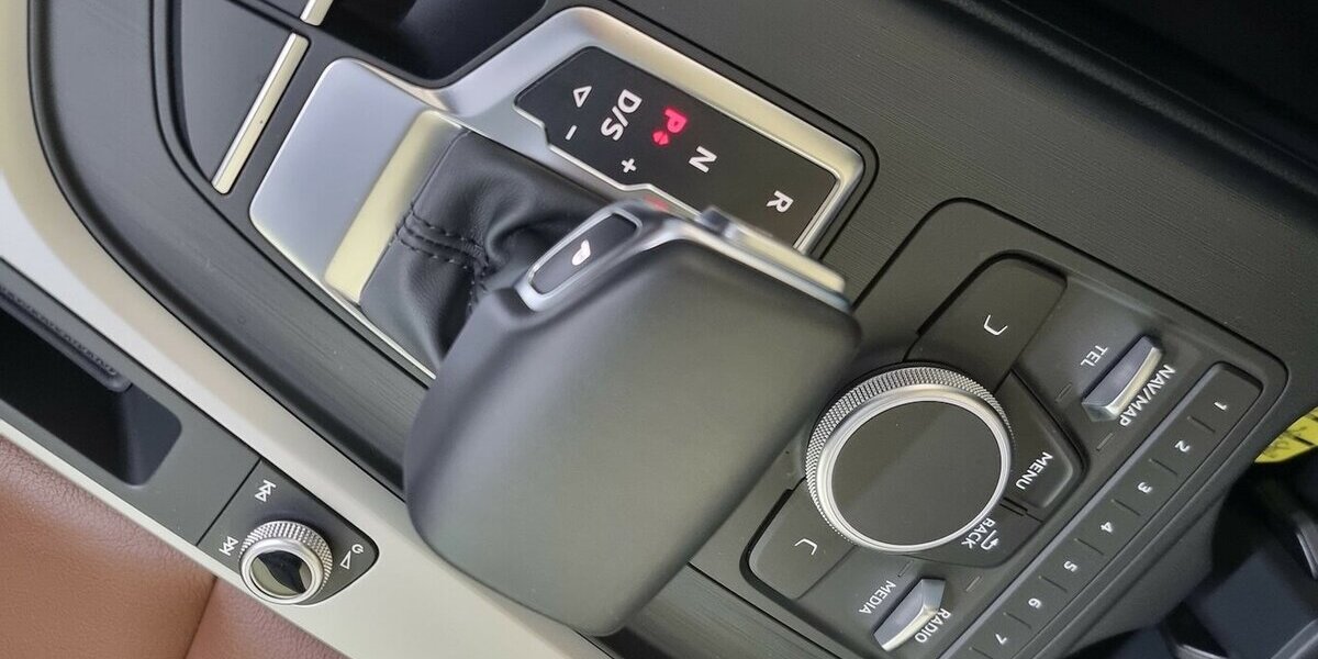 Audi A5 35 TFSI DSG LED SHZ Navi Leder Tempomat 77.900 km 25.950 &euro; Garrel 49681