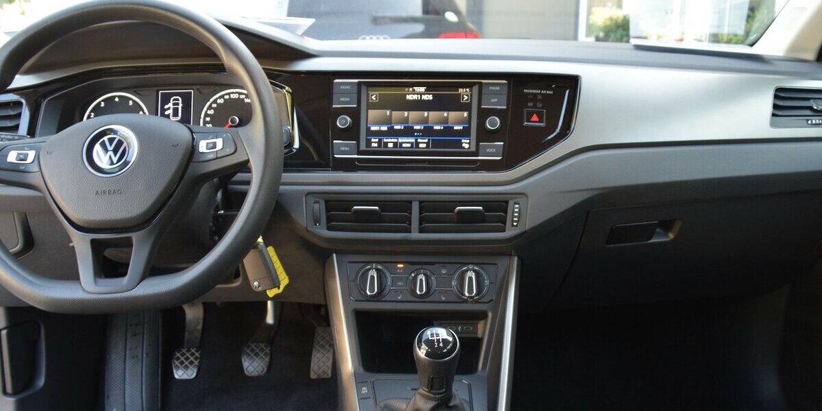 VW Polo 1,0 Comfortline Klima*LED*App-Connect*PDC 51.955 km 14.980 &euro; Rastede 26160