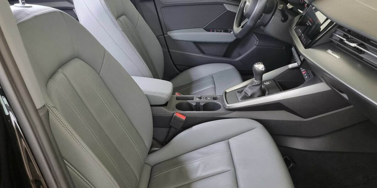 Audi A3 30TFSI limo Navi Leder Digital VIC Kamera LED 66.400 km 21.450 &euro; Garrel 49681