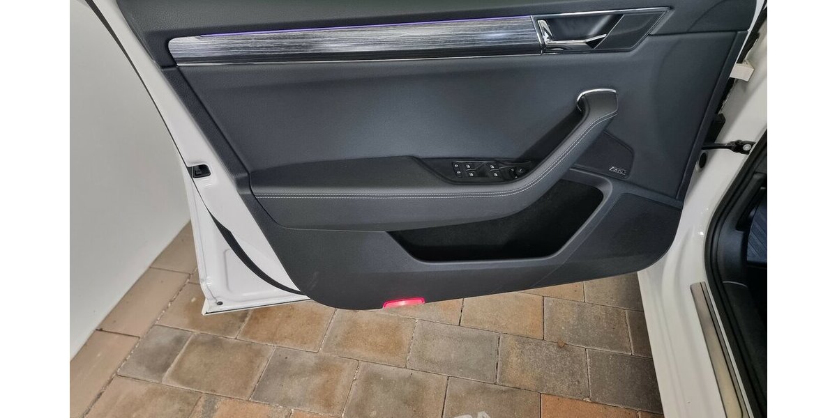 Skoda Superb Style LED ACC AHK Memory Canton Keyless 94.500 km 23.750 &euro; Garrel 49681