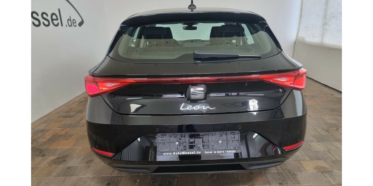 Seat Leon Style VIC Navi PDC Spur LED Tempomat VIC 49.700 km 16.900 &euro; Garrel 49681