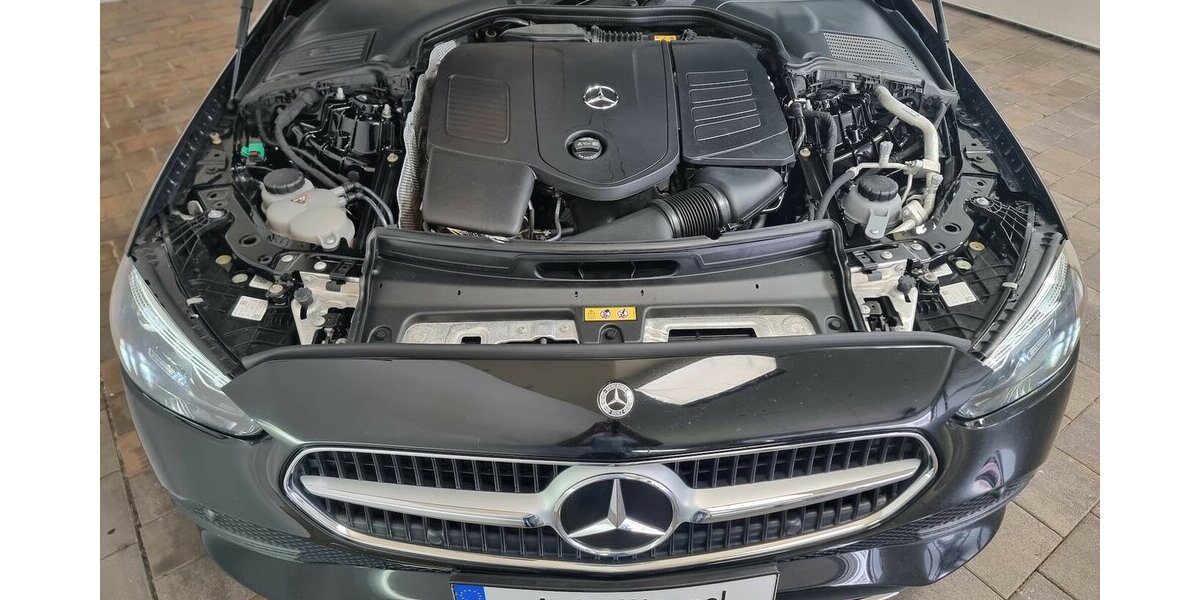 Mercedes-Benz C 300 T e Avantgarde LED ACC AHK Navi Kamera 73.700 km 35.500 &euro; Garrel 49681