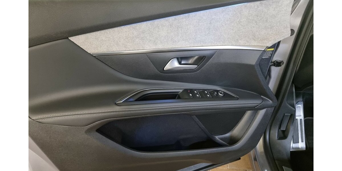 Peugeot 5008 GT LED APP SHZ Kamera Digital Navi 7-Sitzer 47.200 km 27.850 &euro; Garrel 49681