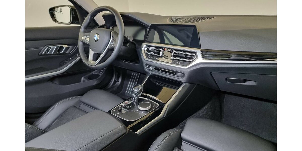 BMW 320d xDrive Sport Line LED AHK Spur Kamera Pano 86.800 km 27.450 &euro; Garrel 49681