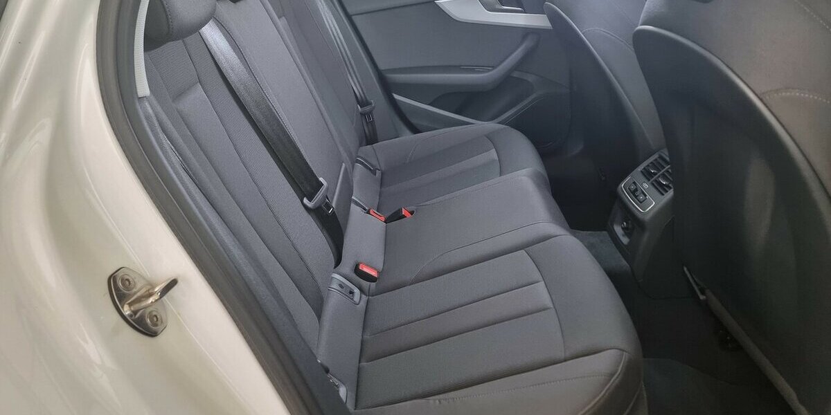 Audi A4 40 TFSI S line MHEV LED ACC AHK Navi Massage 76.500 km 29.999 &euro; Garrel 49681