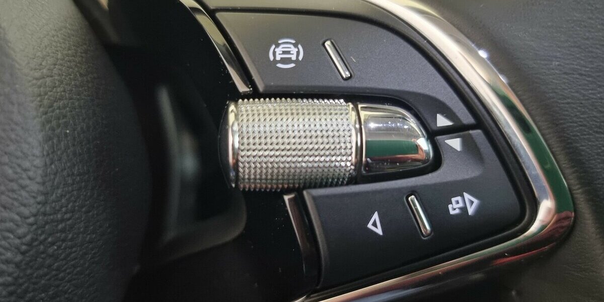Skoda Superb Style LED ACC AHK Memory Canton Keyless 94.500 km 22.990 &euro; Garrel 49681