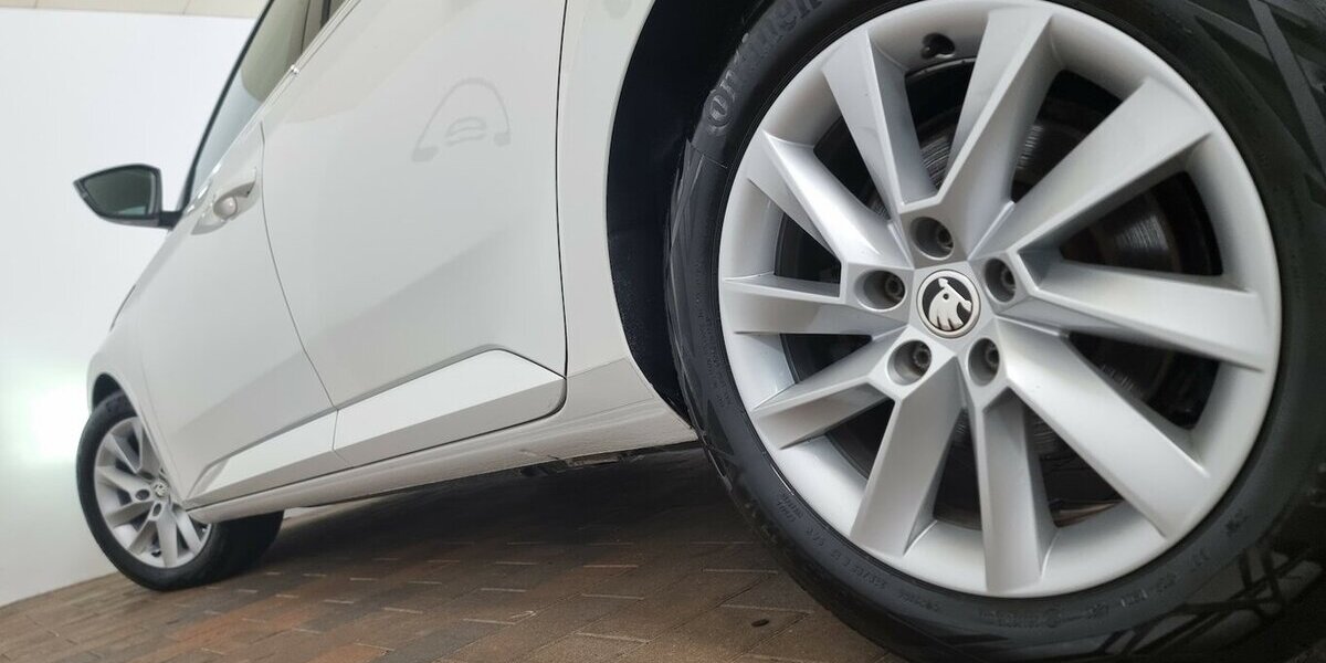 Skoda Superb Style LED ACC AHK Memory Canton Keyless 94.500 km 23.750 &euro; Garrel 49681