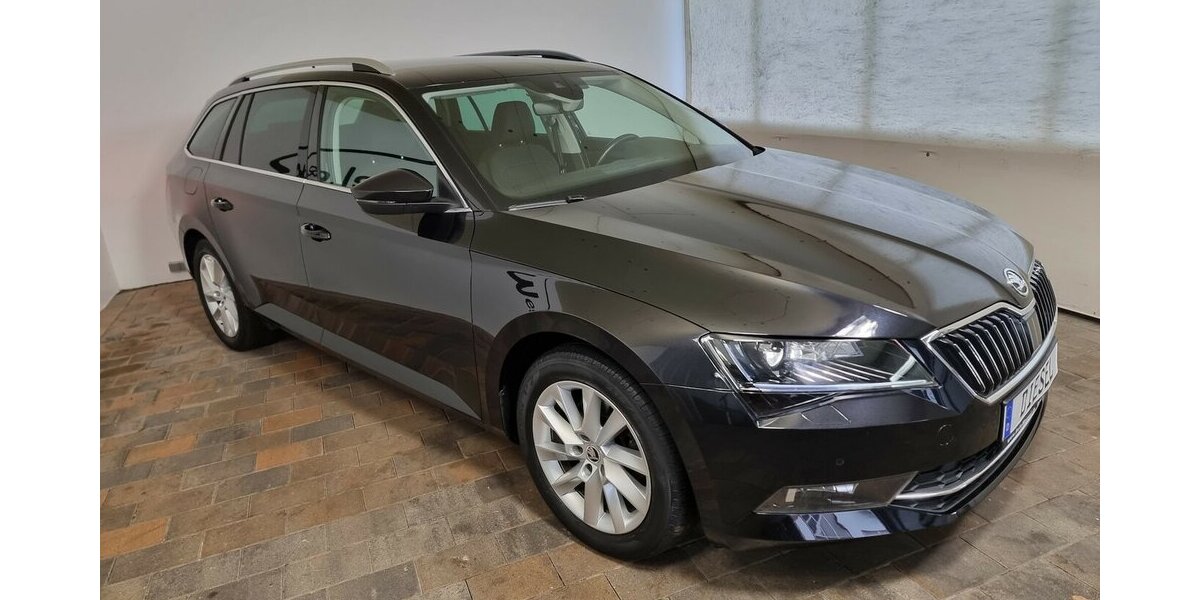 Skoda Superb Style Bi-Xenon AHK ACC SHZ Navi Tempomat 123.550 km 18.850 &euro; Garrel 49681