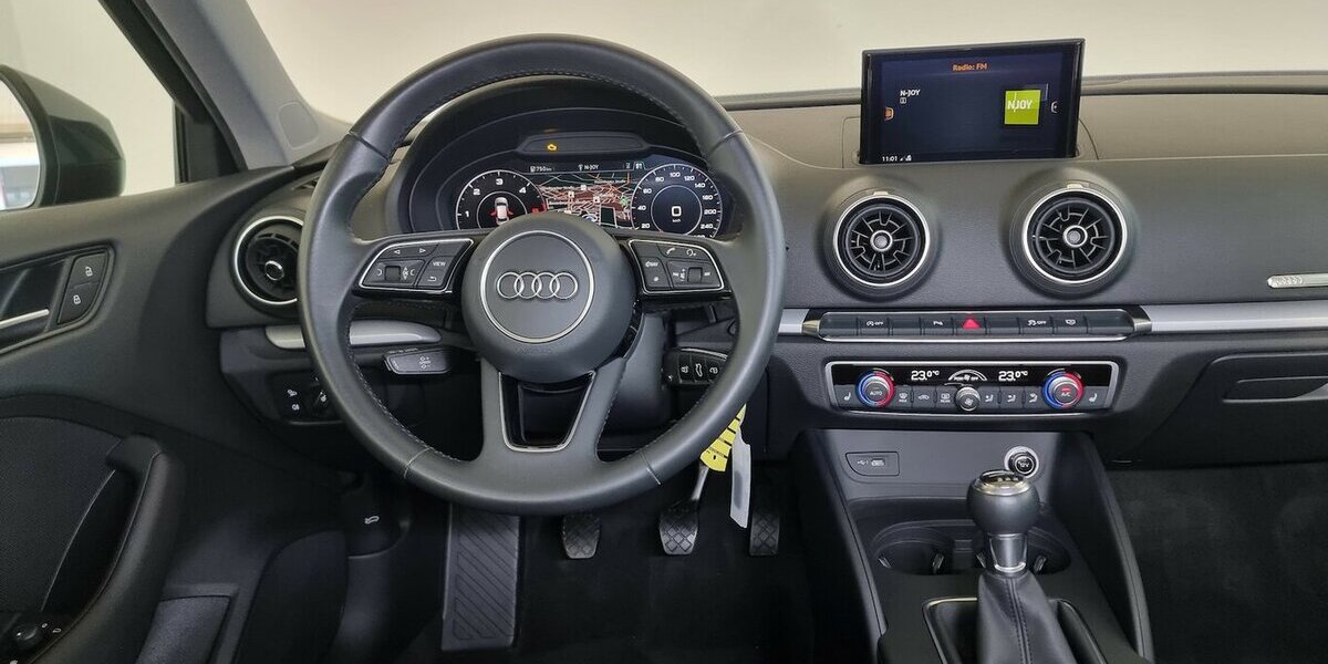 Audi A3 30 TDI LED SHZ Navi Leder Tempomat Digital 88.900 km 18.500 &euro; Garrel 49681