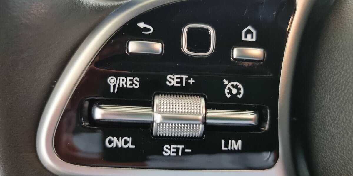 Mercedes-Benz GLB 220 d Progressive LED AHK Kamera Tempomat 85.200 km 36.990 &euro; Garrel 49681