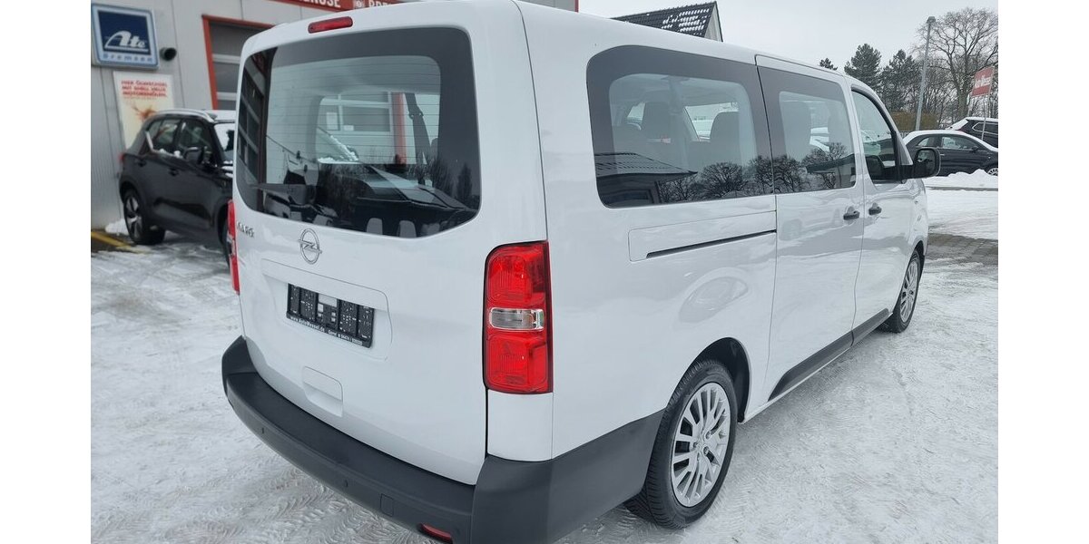 Opel Zafira Life Edition M Vivaro 9-Sitzer Automatik 87.900 km 27.900 &euro; Garrel 49681