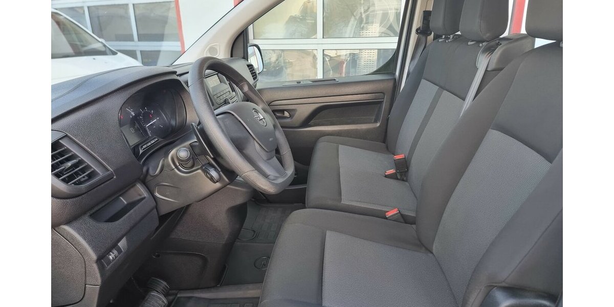 Opel Zafira Life Edition M Vivaro 9-Sitzer Automatik 84.300 km 29.999 &euro; Garrel 49681
