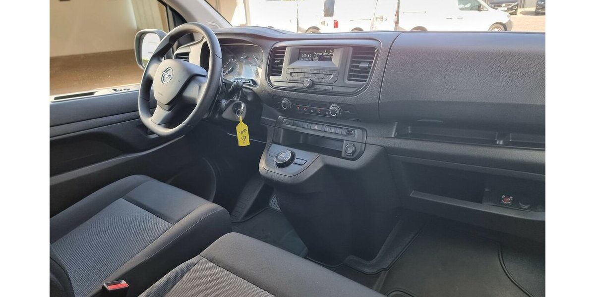 Opel Vivaro Edition M 9-Sitzer Automatik Zafira Life 84.300 km 27.700 &euro; Garrel 49681