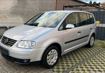 VW Touran 68.000 km 6.499 &euro; Delmenhorst 27751