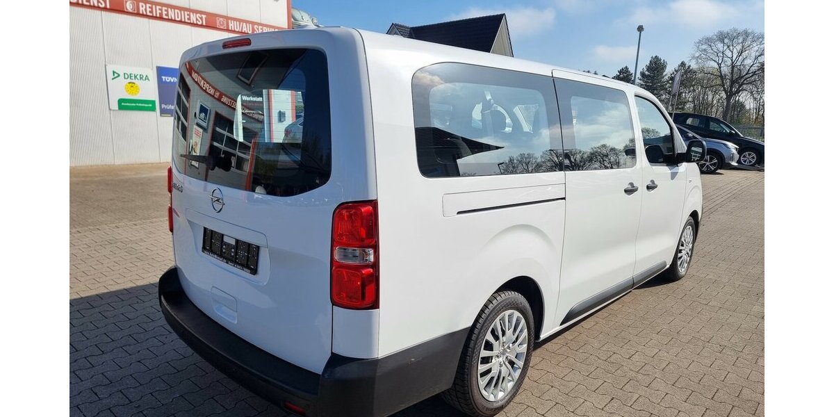 Opel Vivaro Edition M 9-Sitzer Automatik Zafira Life 84.300 km 29.999 &euro; Garrel 49681