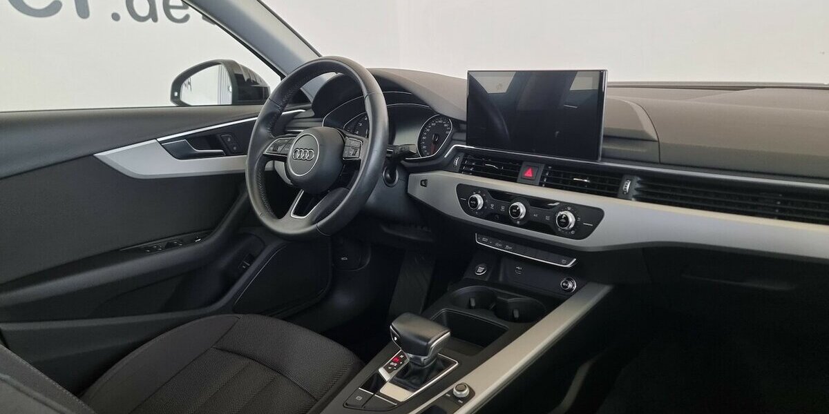 Audi A4 35 TFSI Automatik LED AHK Navi Klima Tempomat 98.400 km 23.900 &euro; Garrel 49681