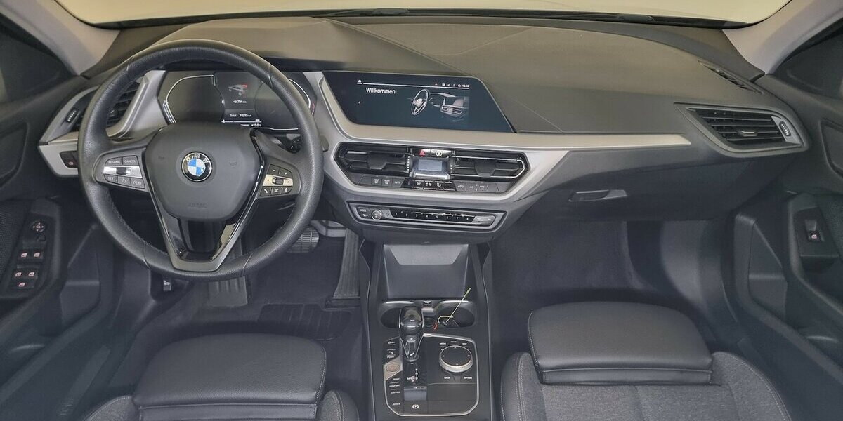 BMW 116d Advantage LED Teilleder DAB Live Cockpit 74.400 km 19.990 &euro; Garrel 49681