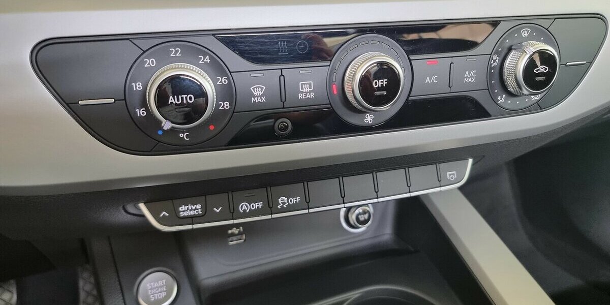 Audi A4 35 TFSI Automatik LED AHK Navi Klima Tempomat 98.400 km 23.900 &euro; Garrel 49681