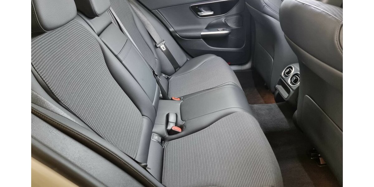 Mercedes-Benz C 220 dT Avantg MBUX LED AHK APP LED Kamera 96.700 km 29.999 &euro; Garrel 49681