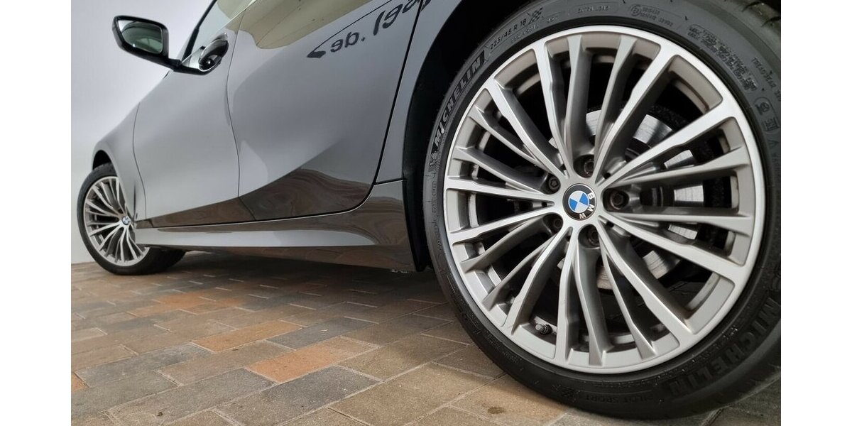 BMW 320d xDrive Sport Line LED AHK Spur Kamera Pano 86.800 km 27.450 &euro; Garrel 49681