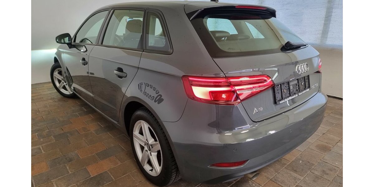 Audi A3 30 TDI LED SHZ Navi Leder Tempomat Digital 88.900 km 18.500 &euro; Garrel 49681