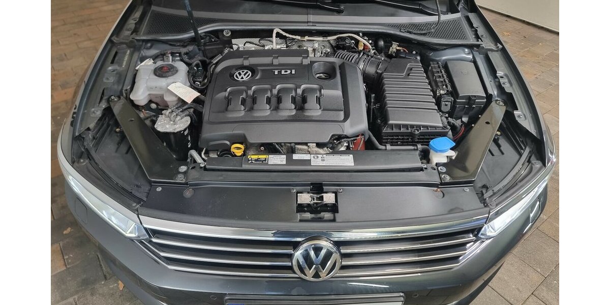 VW Passat Highline 4M LED ACC APP AHK Standheizung 112.600 km 23.850 &euro; Garrel 49681
