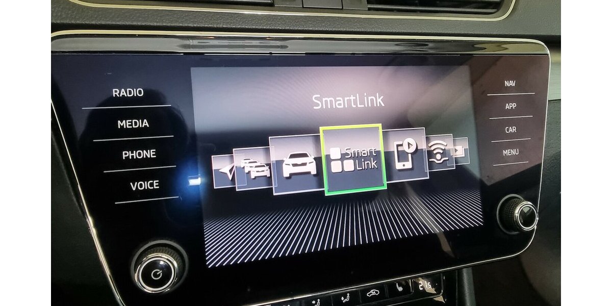 Skoda Superb Style Bi-Xenon AHK ACC SHZ Navi Tempomat 123.550 km 18.850 &euro; Garrel 49681