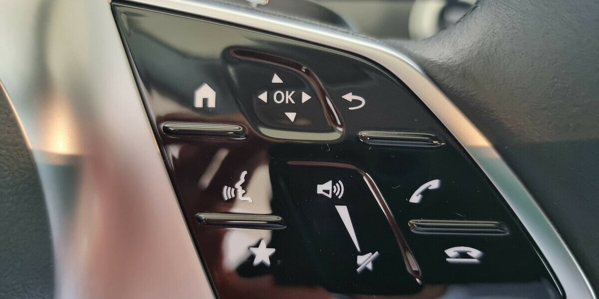 Mercedes-Benz C 300 T e Avantgarde LED ACC AHK Navi Kamera 73.700 km 35.500 &euro; Garrel 49681