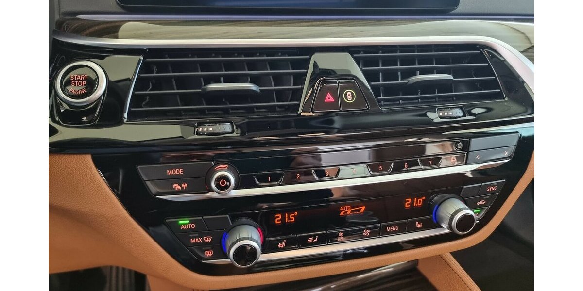 BMW 520d Luxury Line LED ACC SHZ Navi Klima Leder 46.700 km 31.700 &euro; Garrel 49681