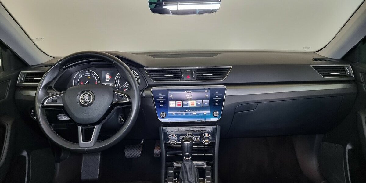 Skoda Superb Style Bi-Xenon AHK ACC SHZ Navi Tempomat 123.550 km 18.850 &euro; Garrel 49681