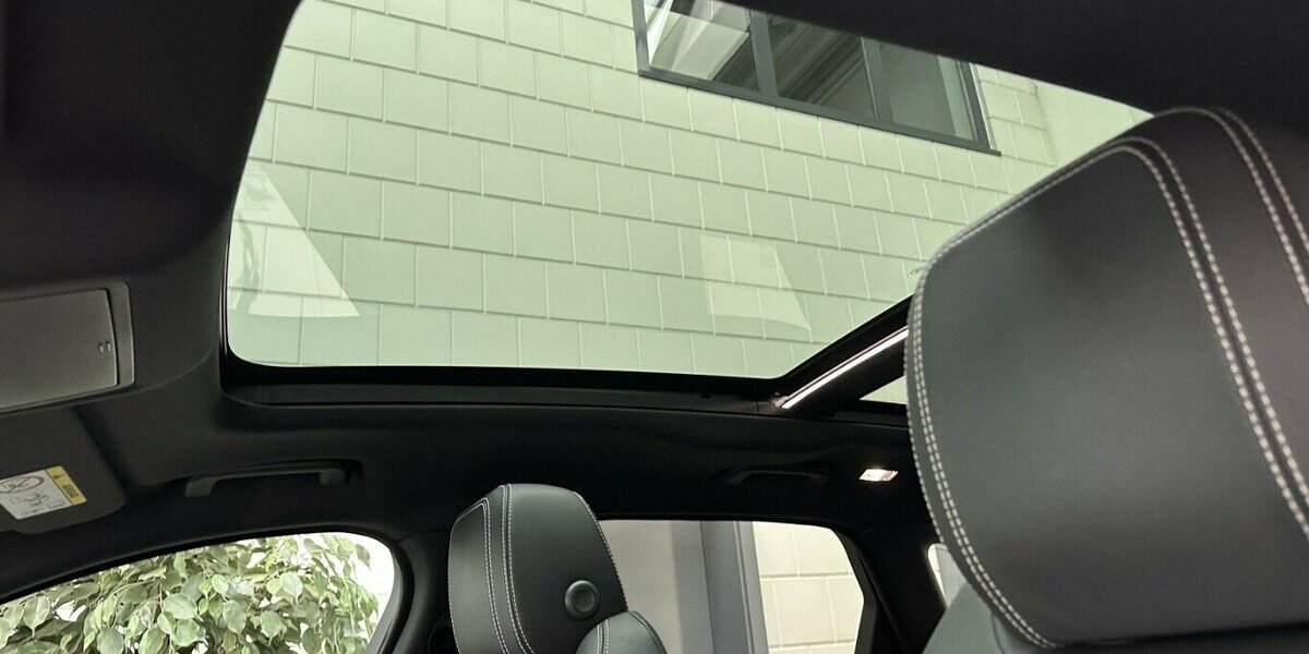 Jaguar F-Pace 3,0 D AWD R-Sport +AHK+Panorama+Navi+Kamera 92.200 km 27.990 &euro; Jaderberg 26349