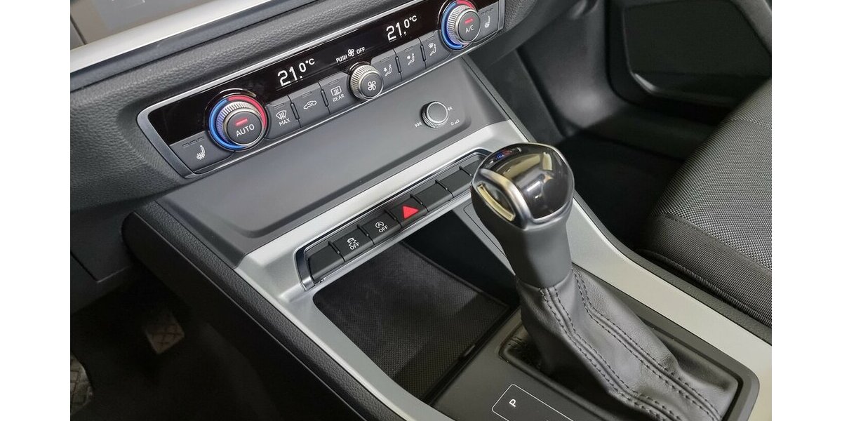 Audi Q3 35 TFSI LED ACC AHK SHZ DAB Navi Klima Spur 64.500 km 25.990 &euro; Garrel 49681