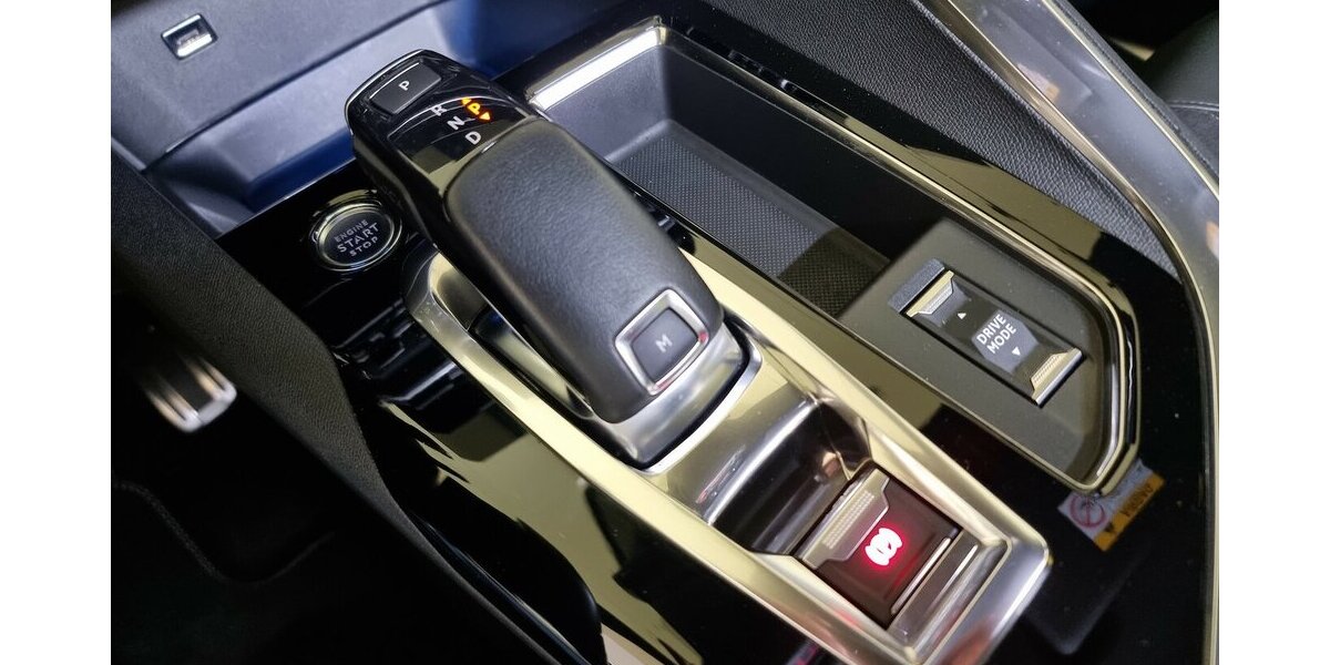 Peugeot 5008 GT LED APP SHZ Kamera Digital Navi 7-Sitzer 47.200 km 27.850 &euro; Garrel 49681