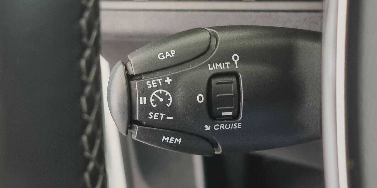 Peugeot 3008 Allure 1.5 HDI LED i-Cockpit Keyless Kamera 76.900 km 19.985 &euro; Garrel 49681