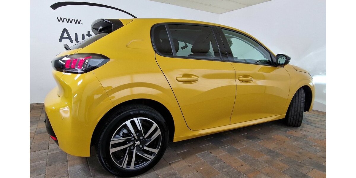 Peugeot 208 Allure Pack LED APP ACC SHZ i-Cockpit Kamera 21.500 km 15.850 &euro; Garrel 49681