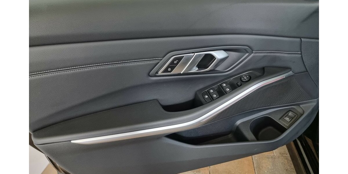 BMW 320d Sport Line LED ACC AHK Navi Hifi T-Leder 94.800 km 26.950 &euro; Garrel 49681