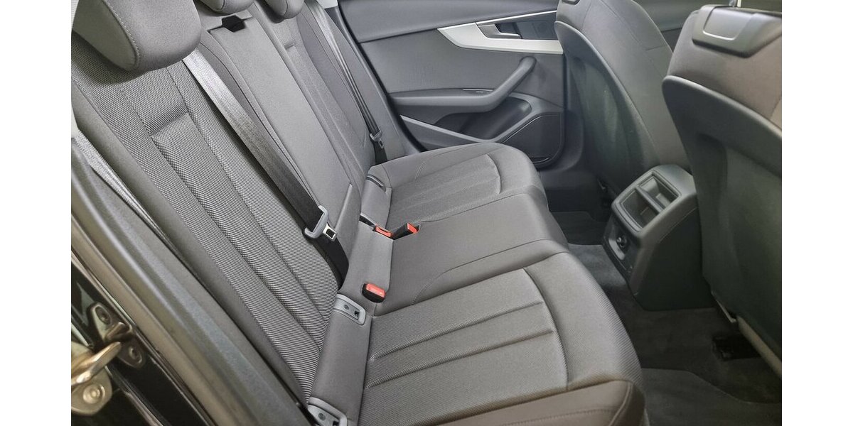 Audi A4 35 TFSI Automatik LED AHK Navi Klima Tempomat 98.400 km 23.900 &euro; Garrel 49681