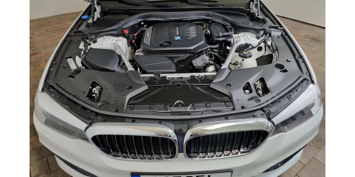 BMW 520d SportLine LED AHK ACC Navi Kamera Hifi 89.900 km 27.450 &euro; Garrel 49681