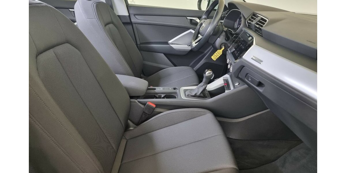 Audi Q3 35 TDI Advanced Prestige LED ACC APP schw.AHK 79.950 km 27.750 &euro; Garrel 49681