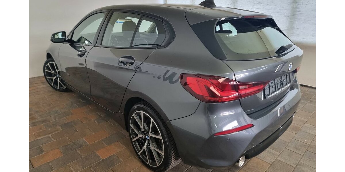 BMW 118d Sport Line LED AHK LiveCockpit Shadow-Line 47.800 km 23.500 &euro; Garrel 49681