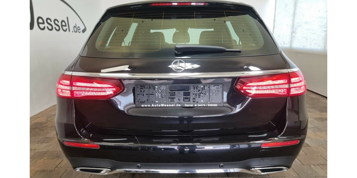 Mercedes-Benz E 350 d AMG-Line LED AHK GSD Navi Spur Kamera 89.500 km 35.900 &euro; Garrel 49681