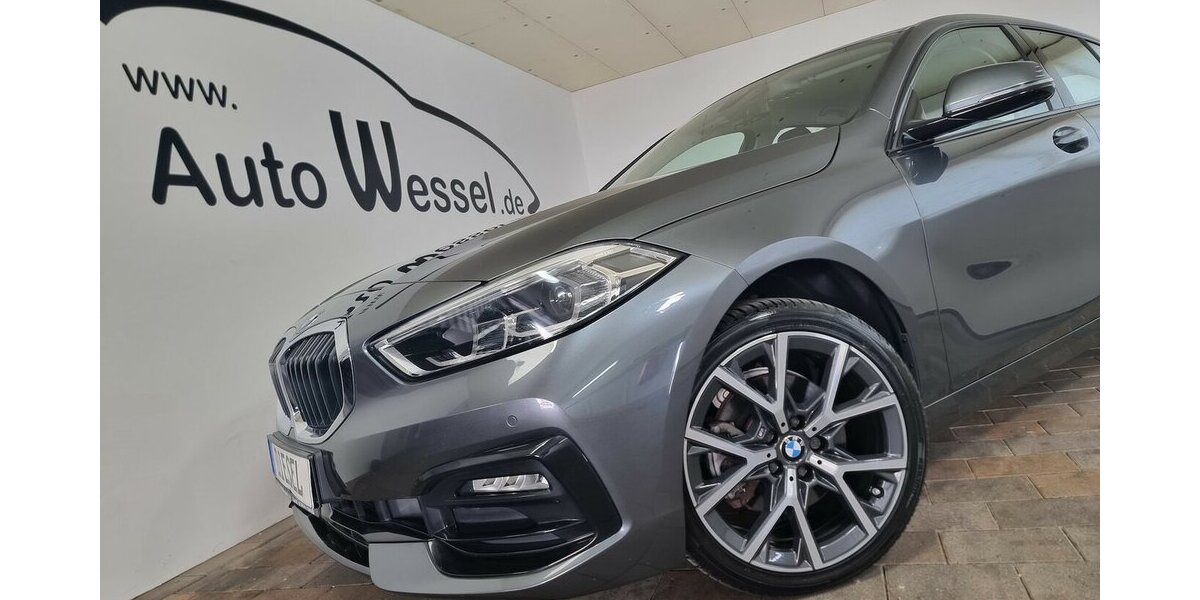 BMW 118d Sport Line LED AHK LiveCockpit Shadow-Line 47.800 km 23.500 &euro; Garrel 49681