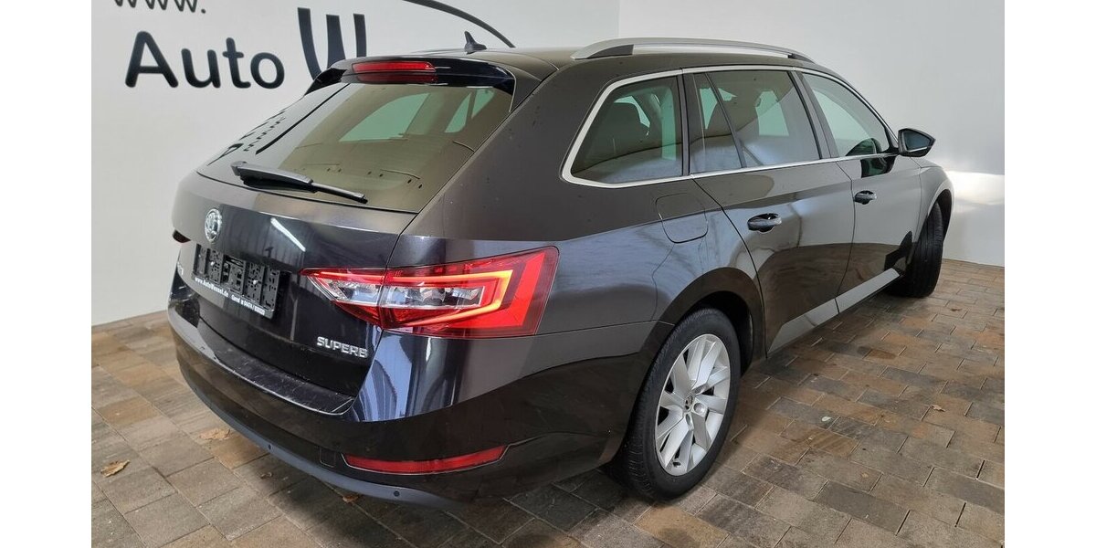 Skoda Superb Style Bi-Xenon AHK ACC SHZ Navi Tempomat 123.550 km 18.850 &euro; Garrel 49681