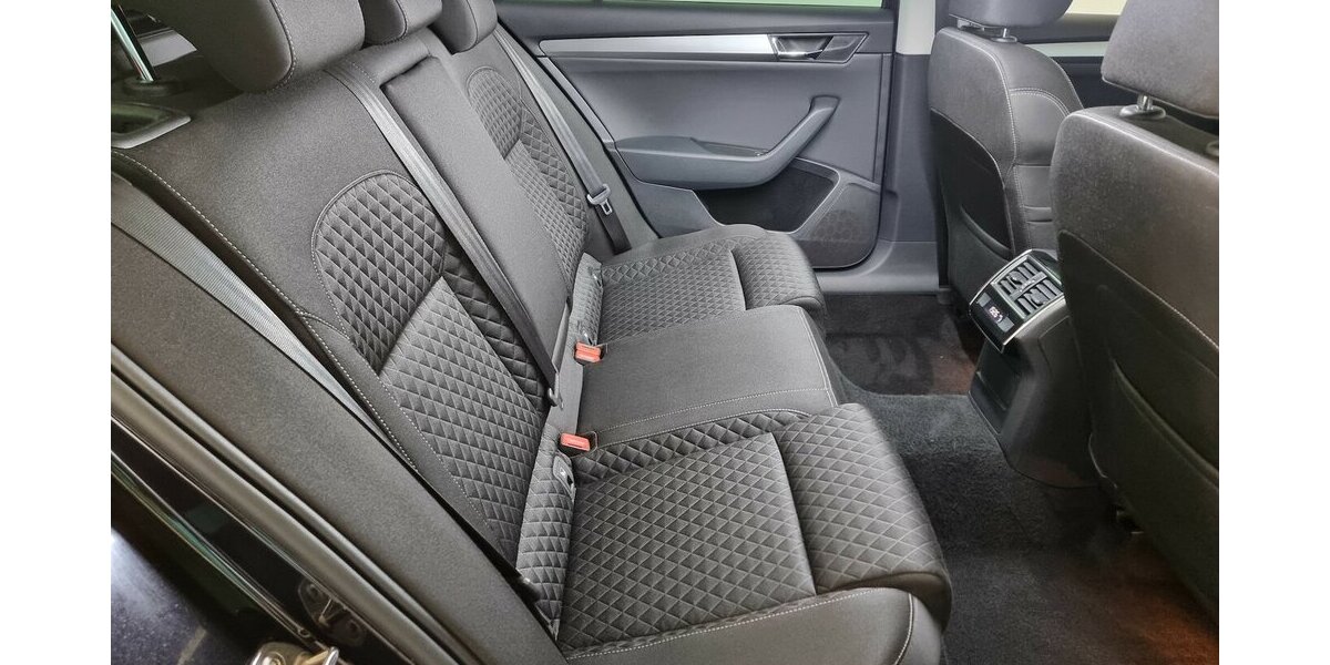 Skoda Superb Style Bi-Xenon AHK ACC SHZ Navi Tempomat 123.550 km 18.850 &euro; Garrel 49681