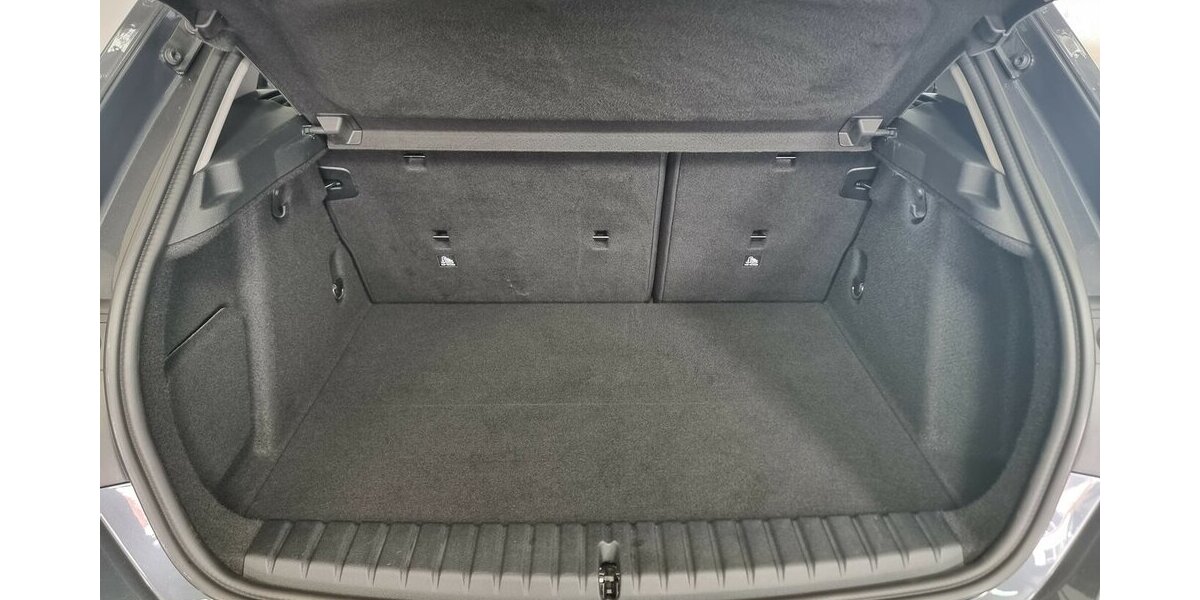 BMW 118d Sport Line LED AHK LiveCockpit Shadow-Line 47.800 km 23.500 &euro; Garrel 49681