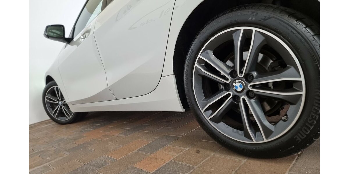 BMW 116d Sport Line DSG LED Live Cockpit Klima Pano 71.300 km 23.900 &euro; Garrel 49681